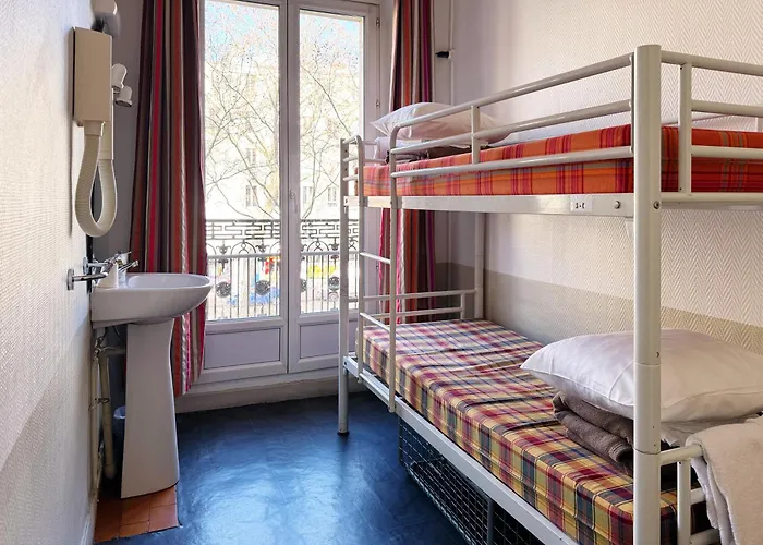 Le Régent Montmartre by Hiphophostels